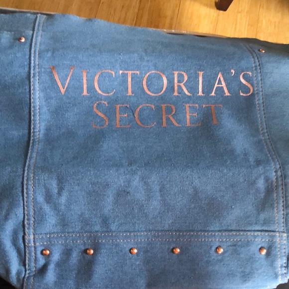 Victoria's Secret Handbags - Victoria Secret Tote. NWT